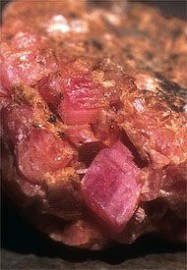 Essncia Mineral Montana Rhodochrosite 